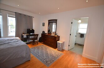 15 Elmira St, Unit 1 in Boston, MA - Foto de edificio - Building Photo