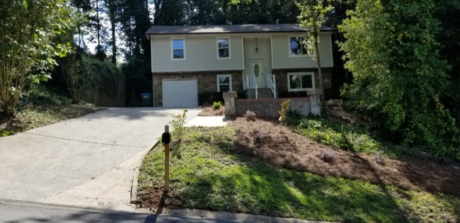 property at 1510 Country Downs Dr