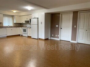 1539 Wilmot Ave in Kelowna, BC - Building Photo - Building Photo