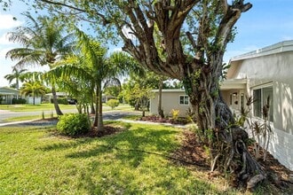 838 NW 10th Ave in Dania Beach, FL - Building Photo - Building Photo