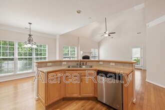 131 Ivy Creek Ln in Mooresville, NC - Foto de edificio - Building Photo
