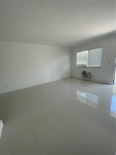 8215 Crespi Blvd in Miami Beach, FL - Building Photo - Building Photo