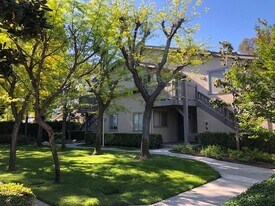 47 Rockwood in Irvine, CA - Building Photo