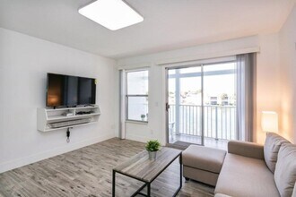 275 Cypress Point Dr in Palm Beach Gardens, FL - Foto de edificio - Building Photo