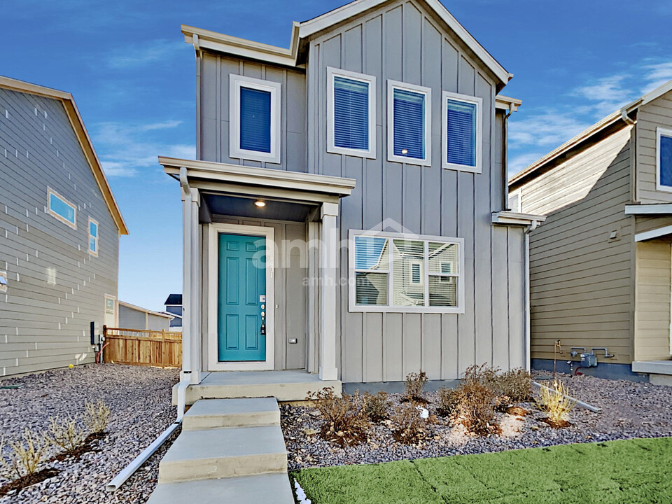 4431 Crestone Peak St in Brighton, CO - Building Photo