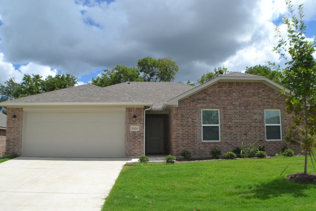 3424 Brookstone Dr in Sherman, TX - Building Photo