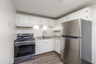 Clayton Village Apartments in Vestal, NY - Building Photo - Interior Photo