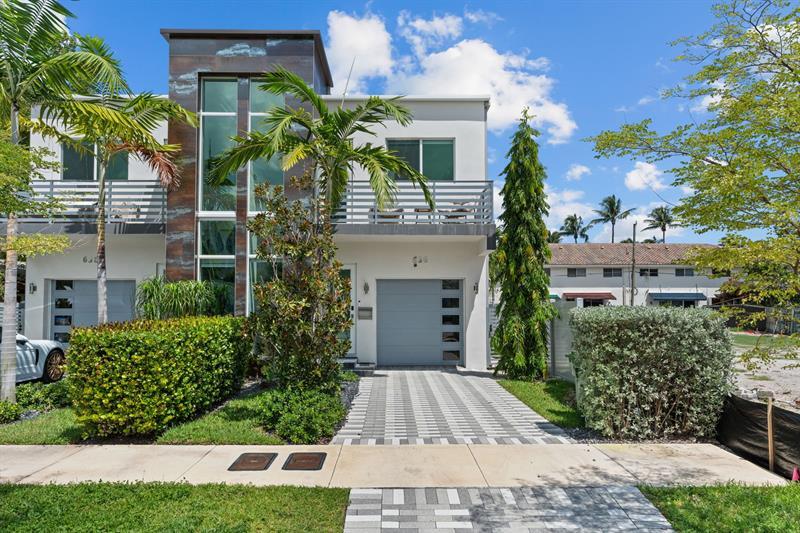 636 NE 8th St in Fort Lauderdale, FL - Building Photo