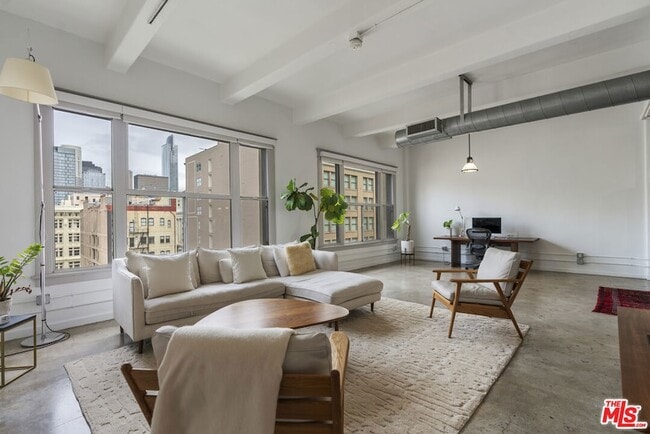 property at 814 S Spring St