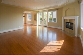2212 Marshallfield Ln in Redondo Beach, CA - Building Photo - Building Photo