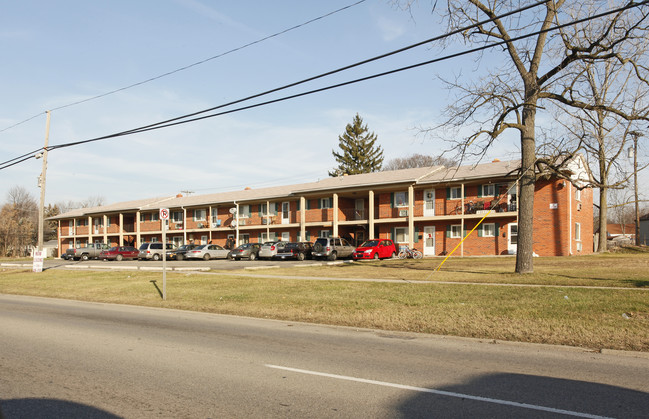 Colonial Gardens Apartments