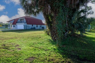 1250 SW San Antonio Ave in Port St. Lucie, FL - Building Photo - Building Photo