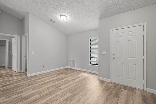 2871 SE Hutchings Ave in Port St. Lucie, FL - Building Photo - Building Photo
