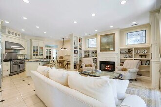 45 E Cedar St in Chicago, IL - Building Photo - Building Photo