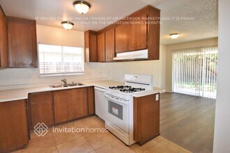 7013 Salmon River Dr in Sacramento, CA - Building Photo - Building Photo