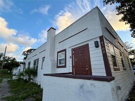 4700 10th Ave S in St. Petersburg, FL - Building Photo
