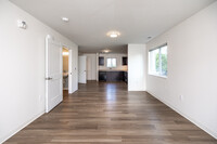 Tallgrass Townhomes in De Witt, IA - Foto de edificio - Interior Photo