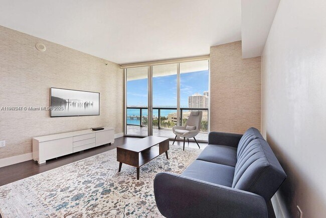 495 Brickell Ave in Miami, FL - Foto de edificio - Building Photo