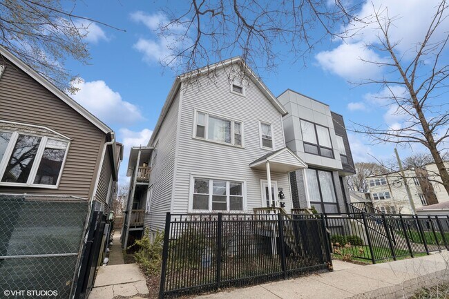 property at 2531 W Lyndale St
