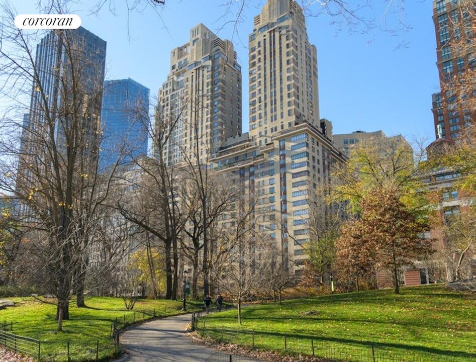 25 Central Park W in New York, NY - Building Photo