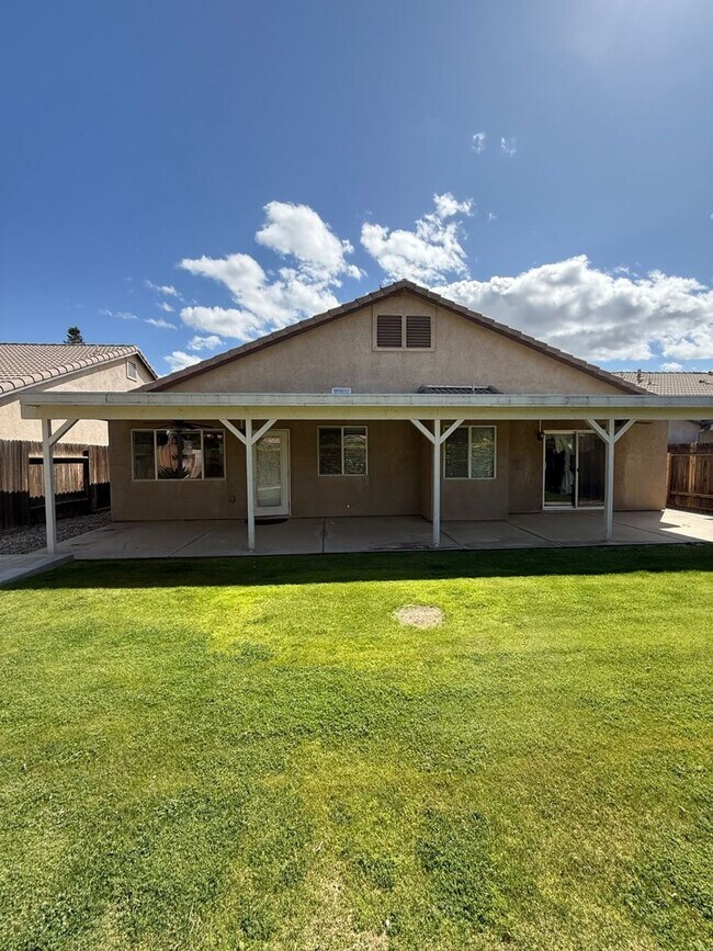 9912 Grand View Summit Dr in Bakersfield, CA - Building Photo - Building Photo