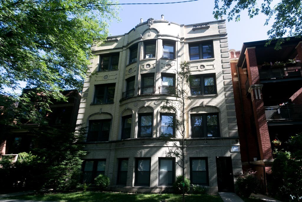 1432 W Farragut Ave in Chicago, IL - Building Photo