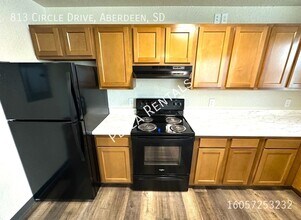 906 N 2nd St in Aberdeen, SD - Building Photo - Building Photo