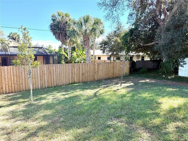 1402 Kensington St in Port Charlotte, FL - Building Photo - Building Photo