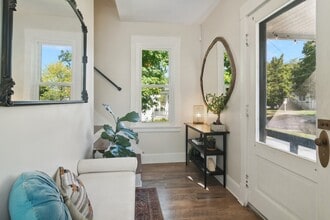 114 Harrison St in Barrington, IL - Building Photo - Building Photo