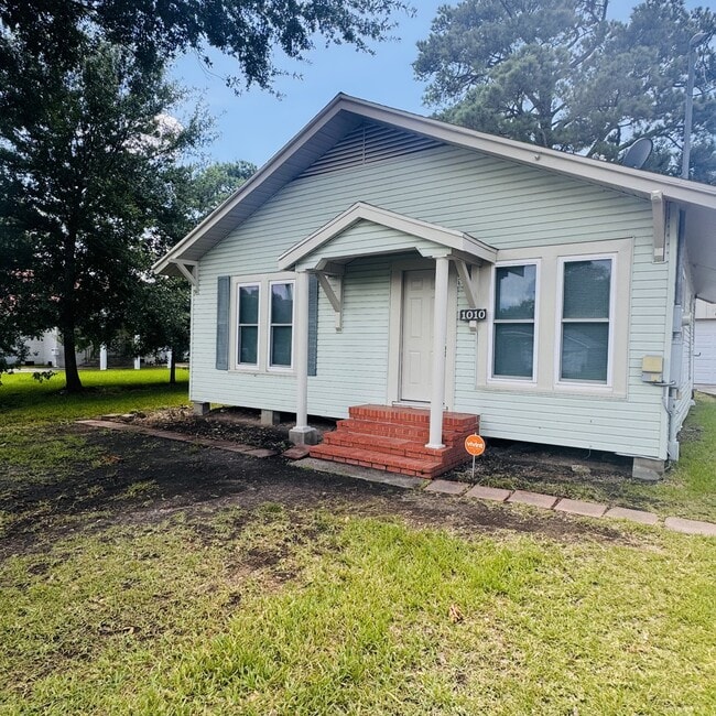 property at 1010 Marion St