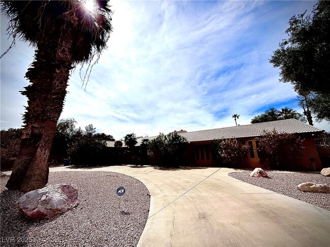 3115 Duneville St in Las Vegas, NV - Building Photo - Building Photo