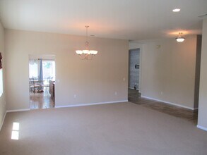 1729 Dancer Pl in Escondido, CA - Building Photo - Building Photo
