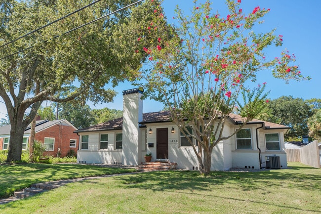 1418 Monticello Rd in Jacksonville, FL - Foto de edificio - Building Photo