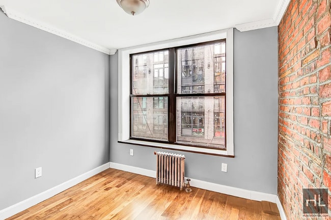 Mulberry Street, Unit 4F in New York, NY - Building Photo - Building Photo