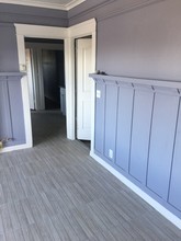 213 E 51st St, Unit 1 in Los Angeles, CA - Building Photo - Building Photo