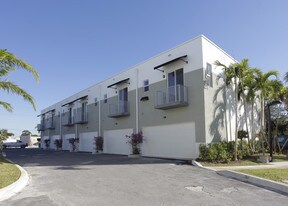 Urban Village On 5th Avenue in Fort Lauderdale, FL - Building Photo