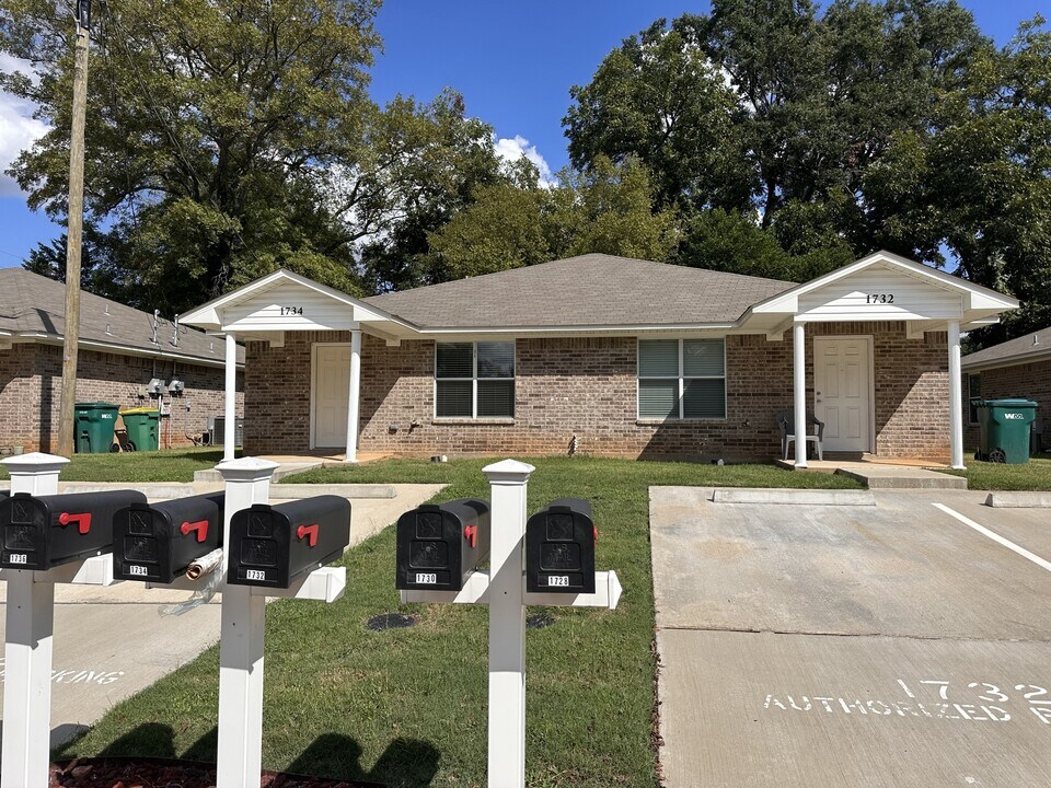 1726 Jennings St in Texarkana, TX - Building Photo