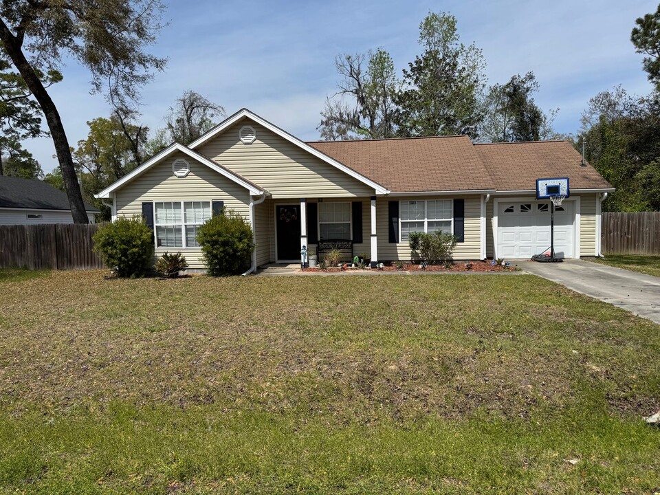 20 Pueblo Trail in Crawfordville, FL - Building Photo