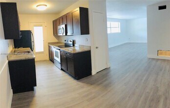 6910 Bay Dr in Miami Beach, FL - Building Photo - Building Photo