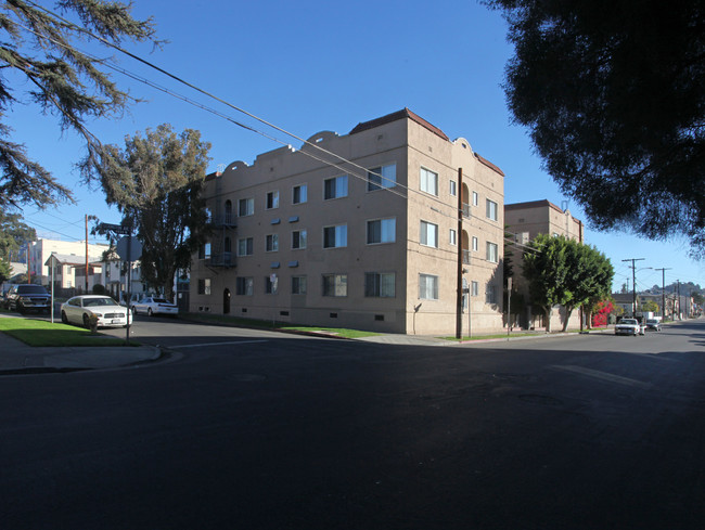 Hollywood East in Los Angeles, CA - Building Photo - Building Photo