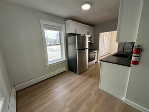 2 Cottage St in Fair Haven, VT - Building Photo - Building Photo