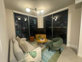 11 NE 6th St in Miami, FL - Building Photo