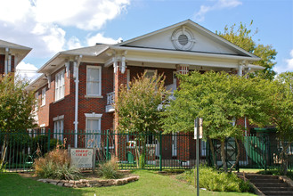 Bishop Court in Dallas, TX - Building Photo - Building Photo