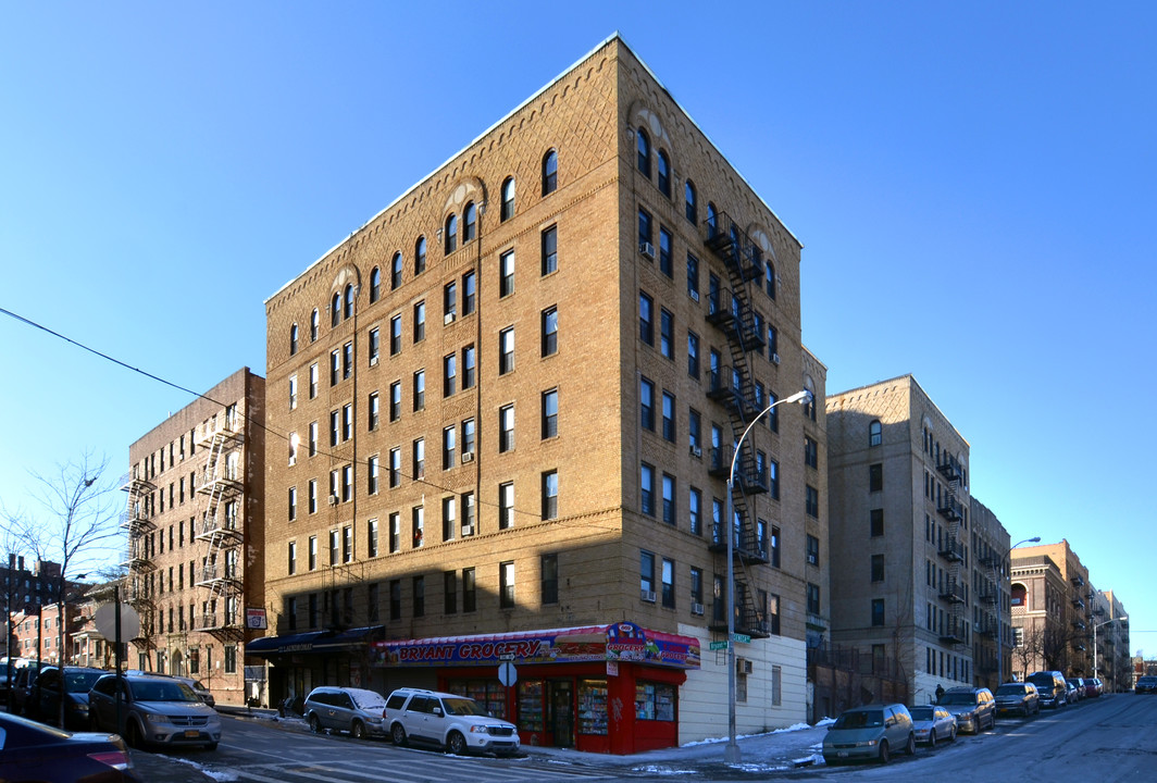 750-770 Bryant Ave in Bronx, NY - Building Photo