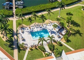 226 3rd St W, Unit 111 in Bonita Springs, FL - Building Photo