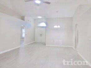 12633 Avery Hill Ct in Jacksonville, FL - Building Photo - Building Photo