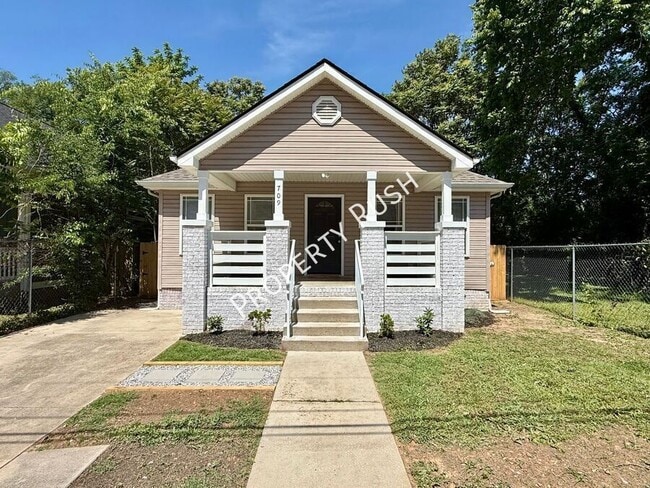 property at 709 N Holly St
