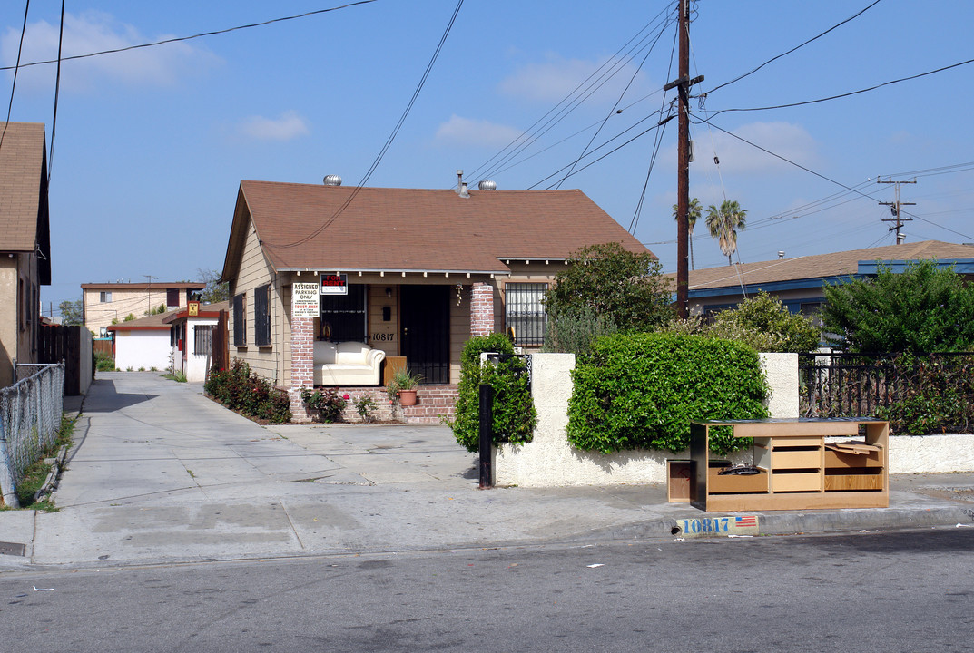 10817-10819 S Freeman Ave in Inglewood, CA - Building Photo