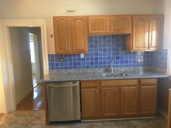 55 Moreland St, Unit 1 in Somerville, MA - Building Photo - Building Photo