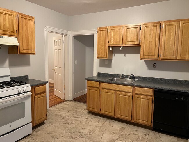 3 Carson St, Unit 1 in Boston, MA - Building Photo - Building Photo